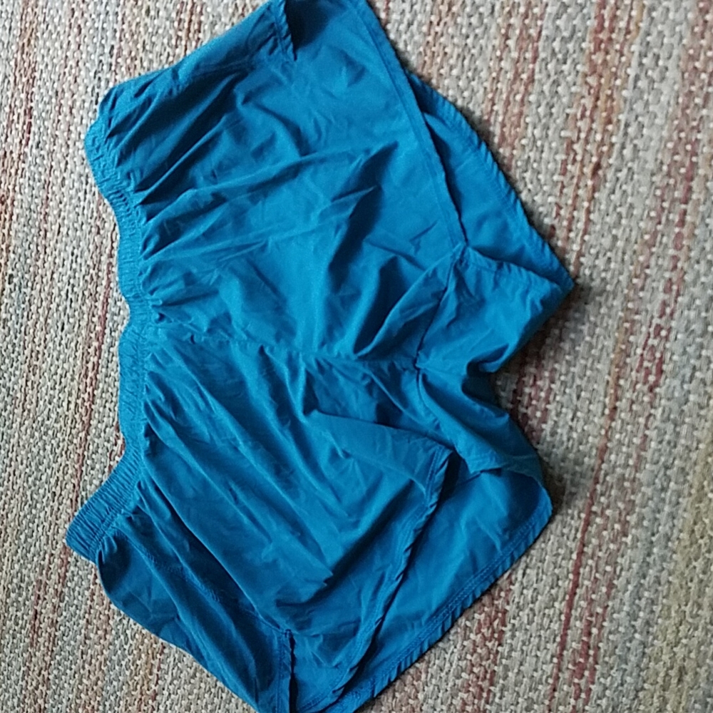 Oiselle lightweight shorts, size 6